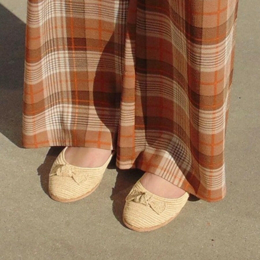 Proud Mary Footwear 摩洛哥手工大蝴蝶結編織平底鞋 - 自然色
