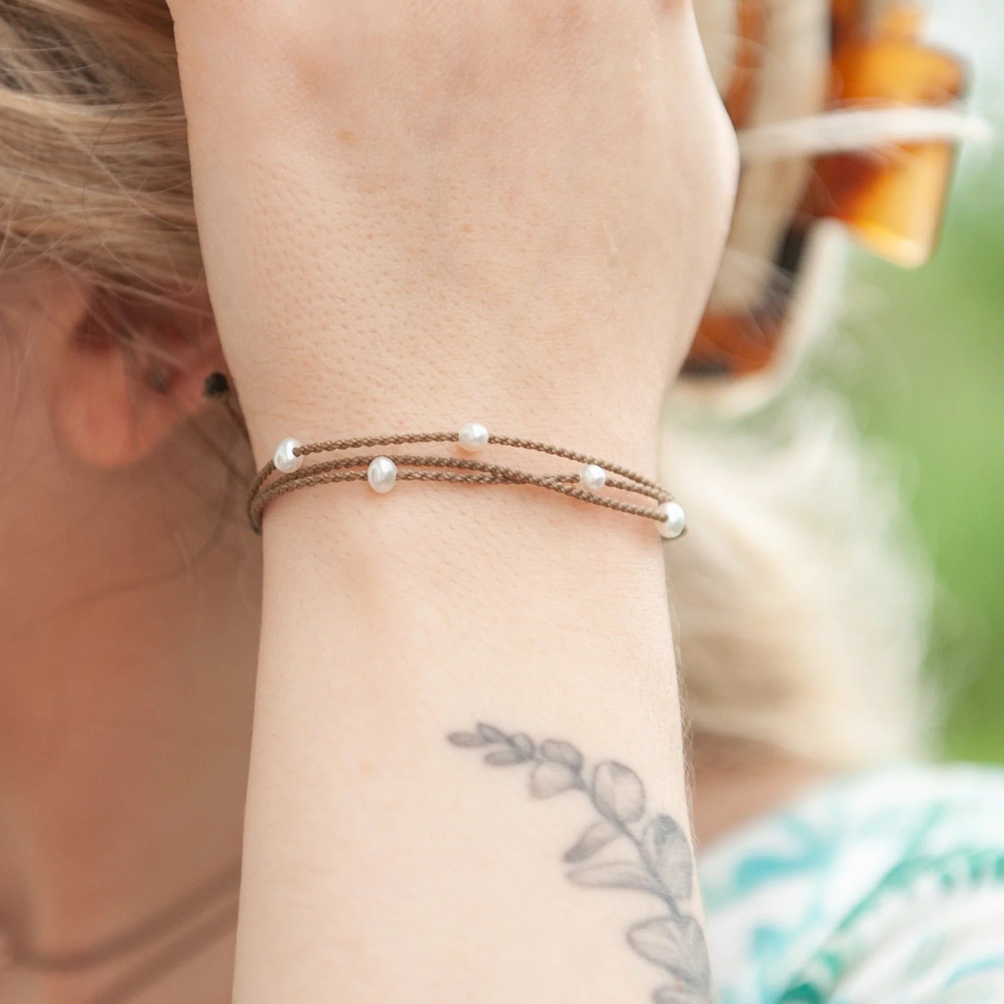 Tula Blue 防水編織手環 - 極簡 5 顆淡水珍珠系列