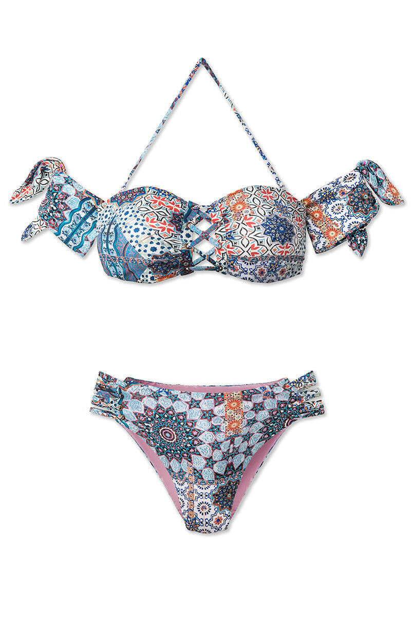 Wild Wild West - Sara Top 經典比基尼上身.