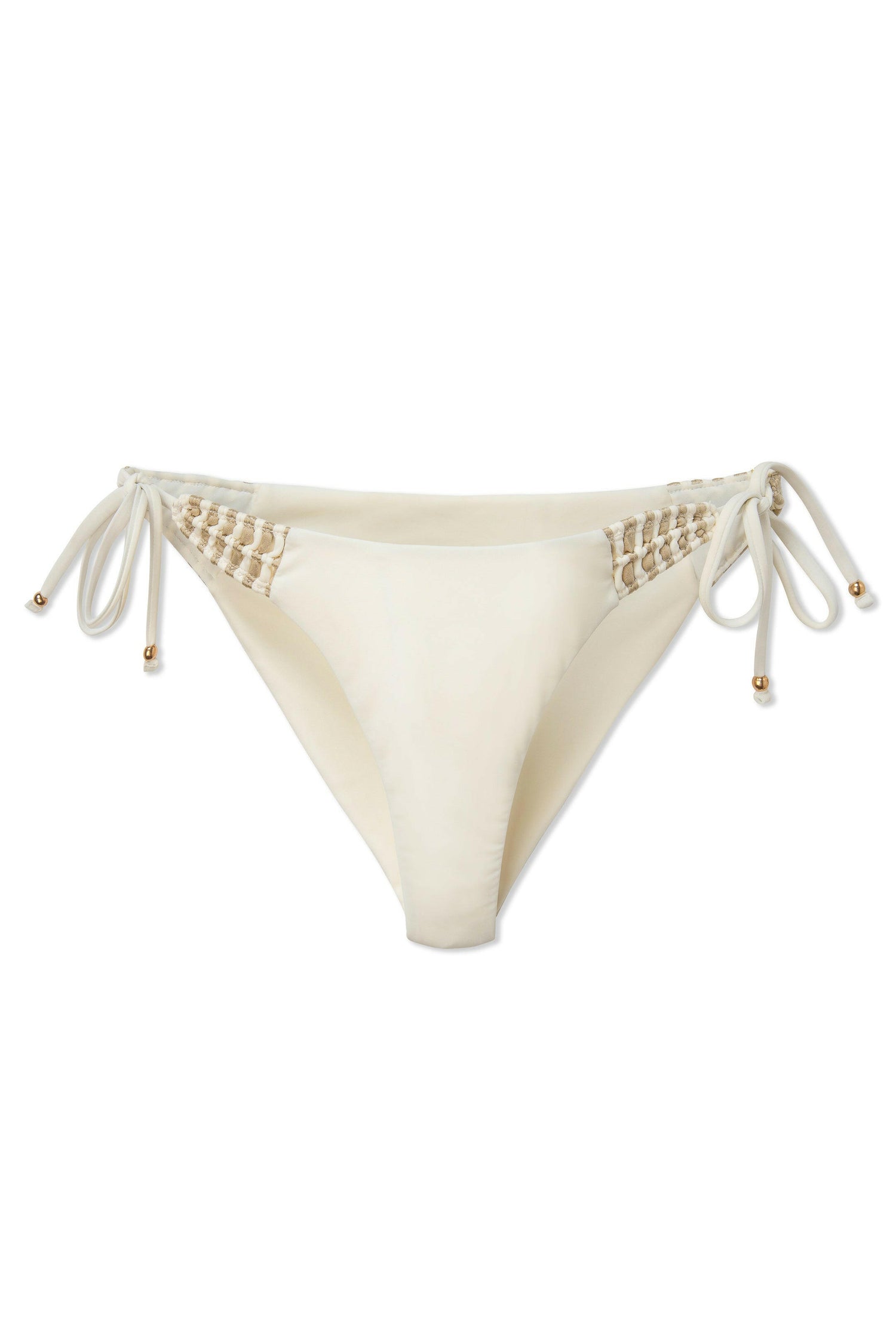 Riviera Maya Ivory Bottom 經典比基尼下身兩側手工編織細節美化身形,延伸腿部比例。