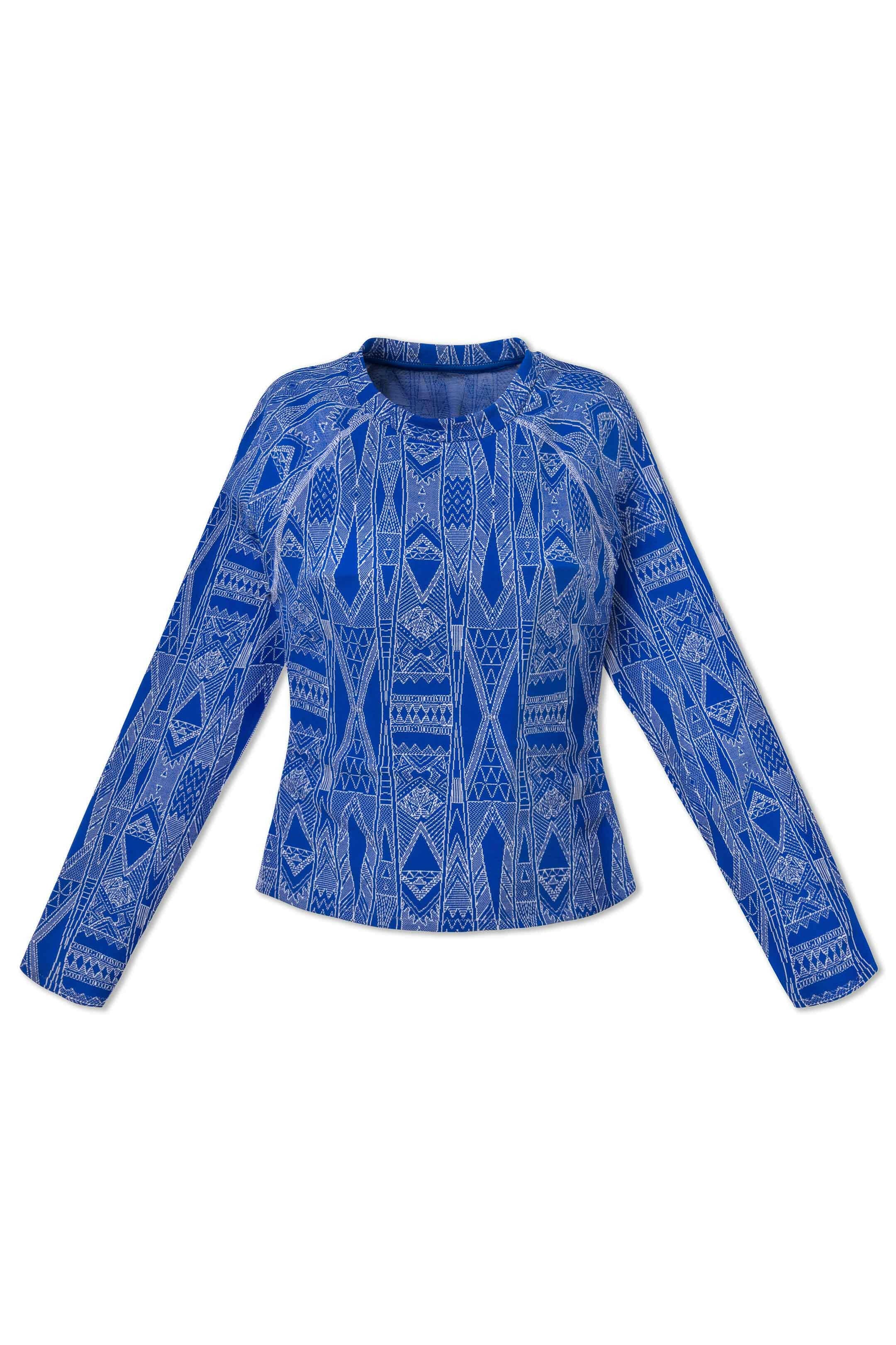 Amaya 民俗圖騰長袖美型防曬衣以醒目的鈷藍色調與阿茲特克提花面料大膽結合,為經典設計帶來意想不到的驚喜。