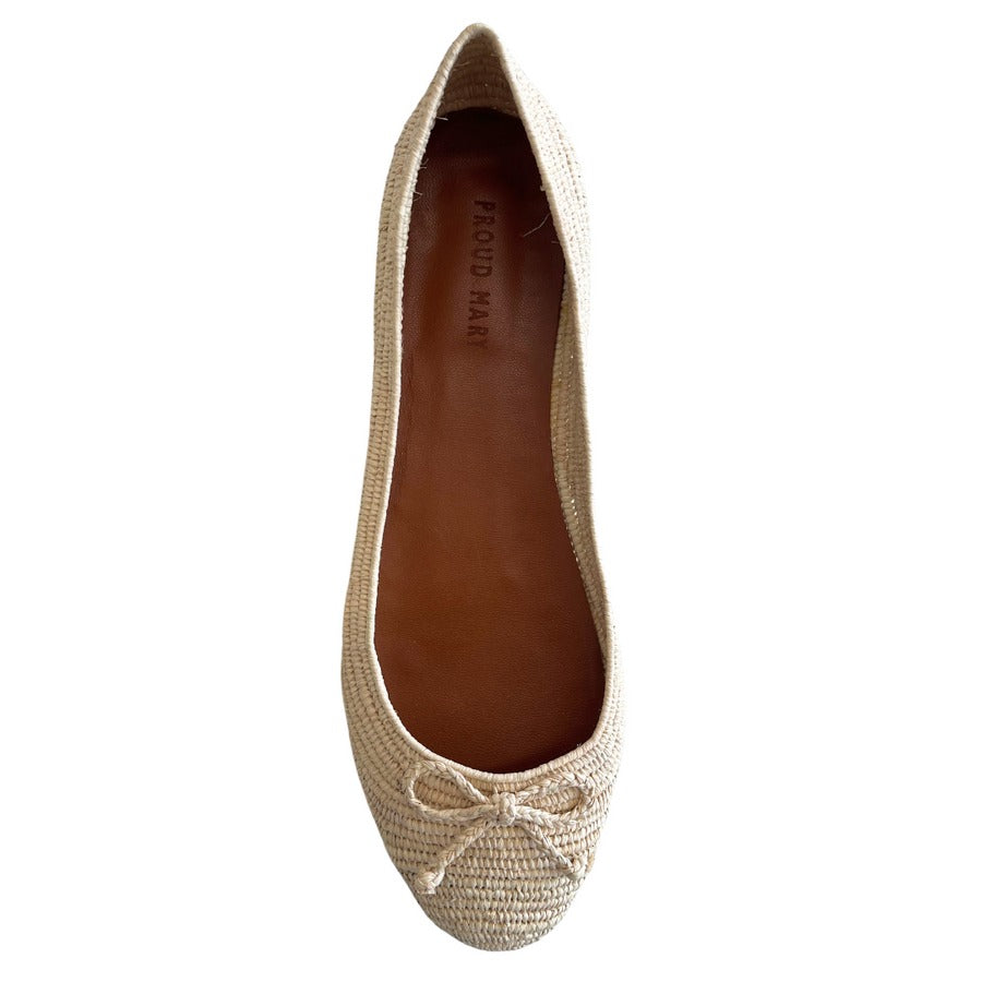 Proud Mary Footwear 摩洛哥手工小蝴蝶結編織平底鞋 - 自然色