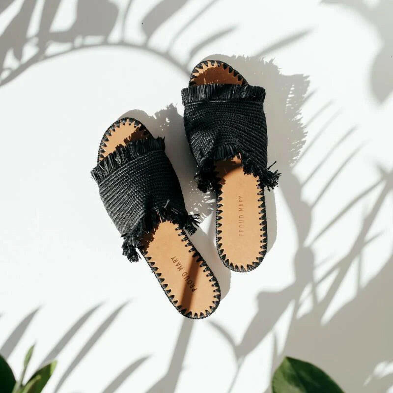 Proud Mary Footwear 摩洛哥手工拉菲草流蘇拖鞋-黑色