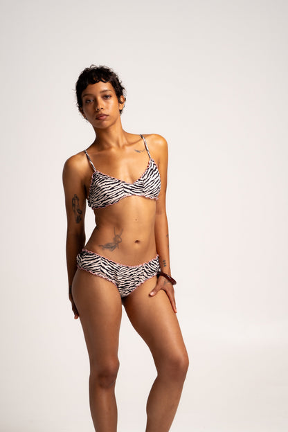 WET 曦光流影 - Lilly Bottom 甜美運動平口比基尼下身 白晝斑紋