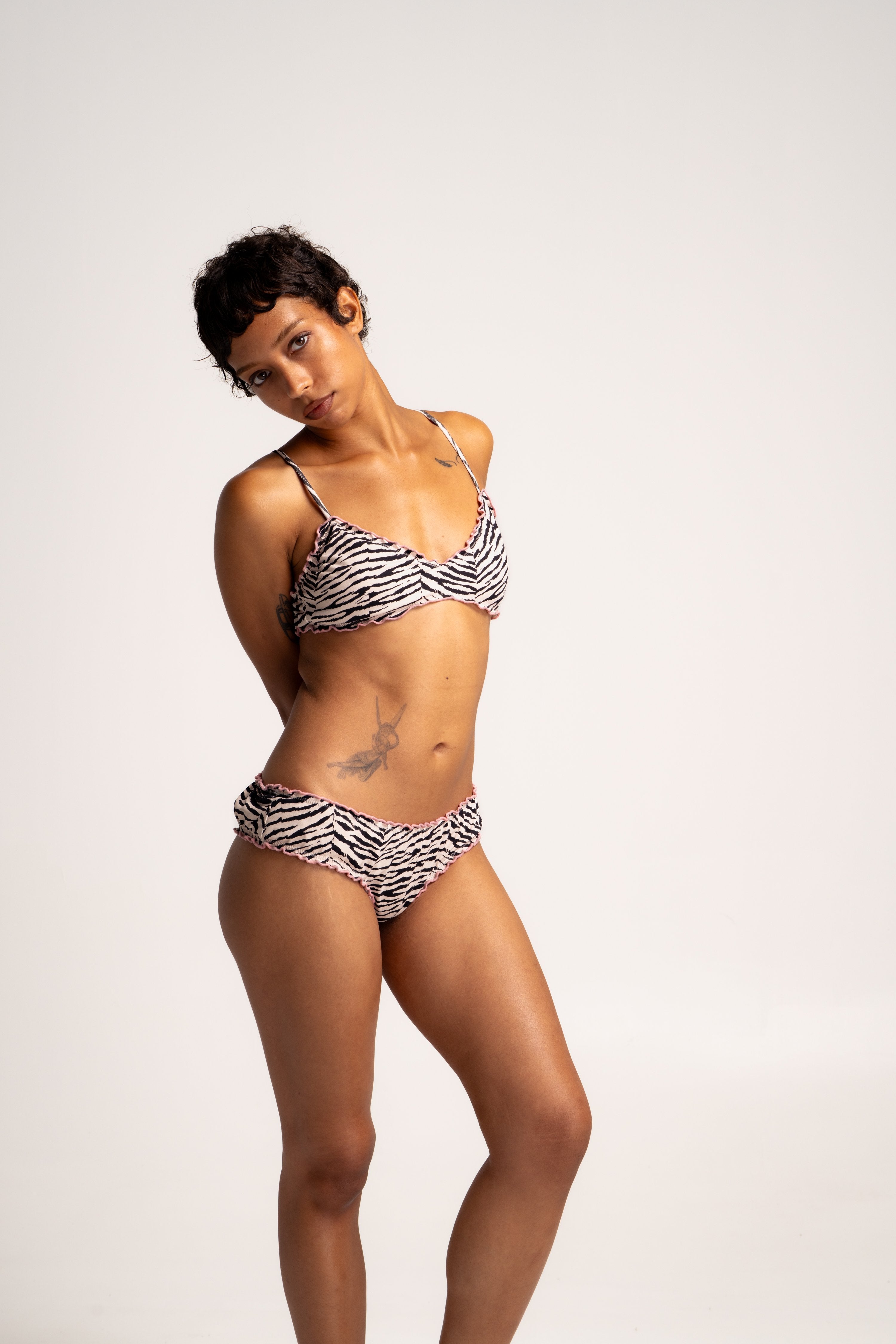 WET 曦光流影 - Lilly Bottom 甜美運動平口比基尼下身 白晝斑紋