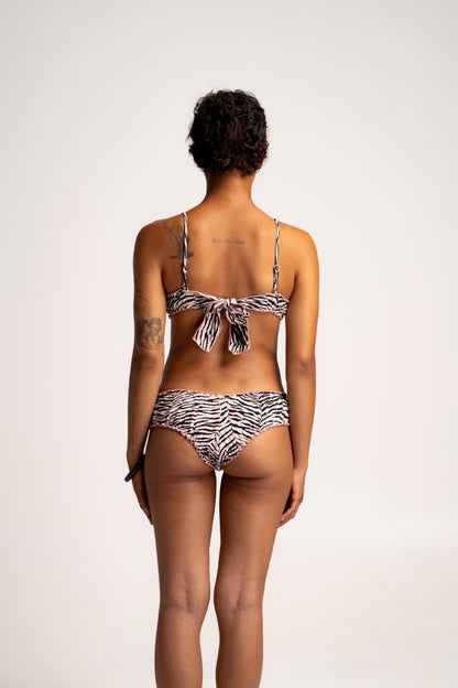 WET 曦光流影 - Lilly Bottom 甜美運動平口比基尼下身 白晝斑紋